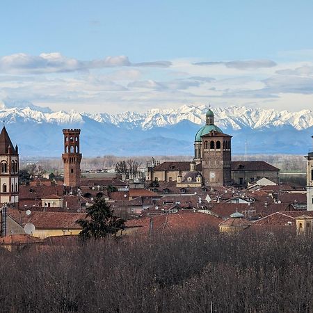 Appartamento La Terrazza Del Re Vercelli Esterno foto