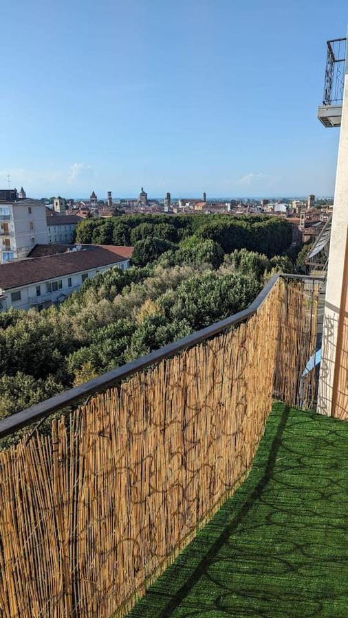 Appartamento La Terrazza Del Re Vercelli Esterno foto