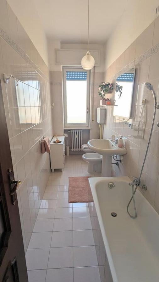 Appartamento La Terrazza Del Re Vercelli Esterno foto