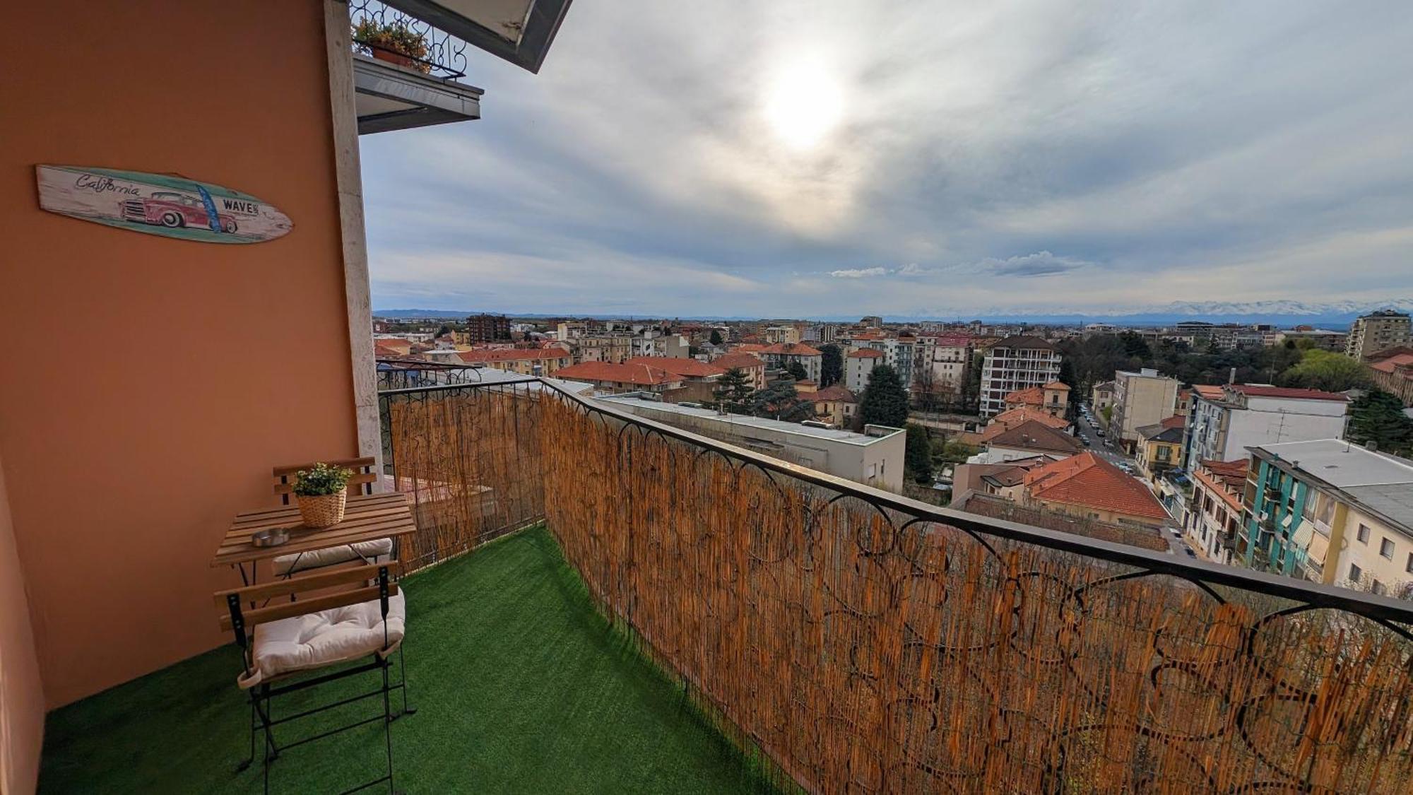 Appartamento La Terrazza Del Re Vercelli Esterno foto